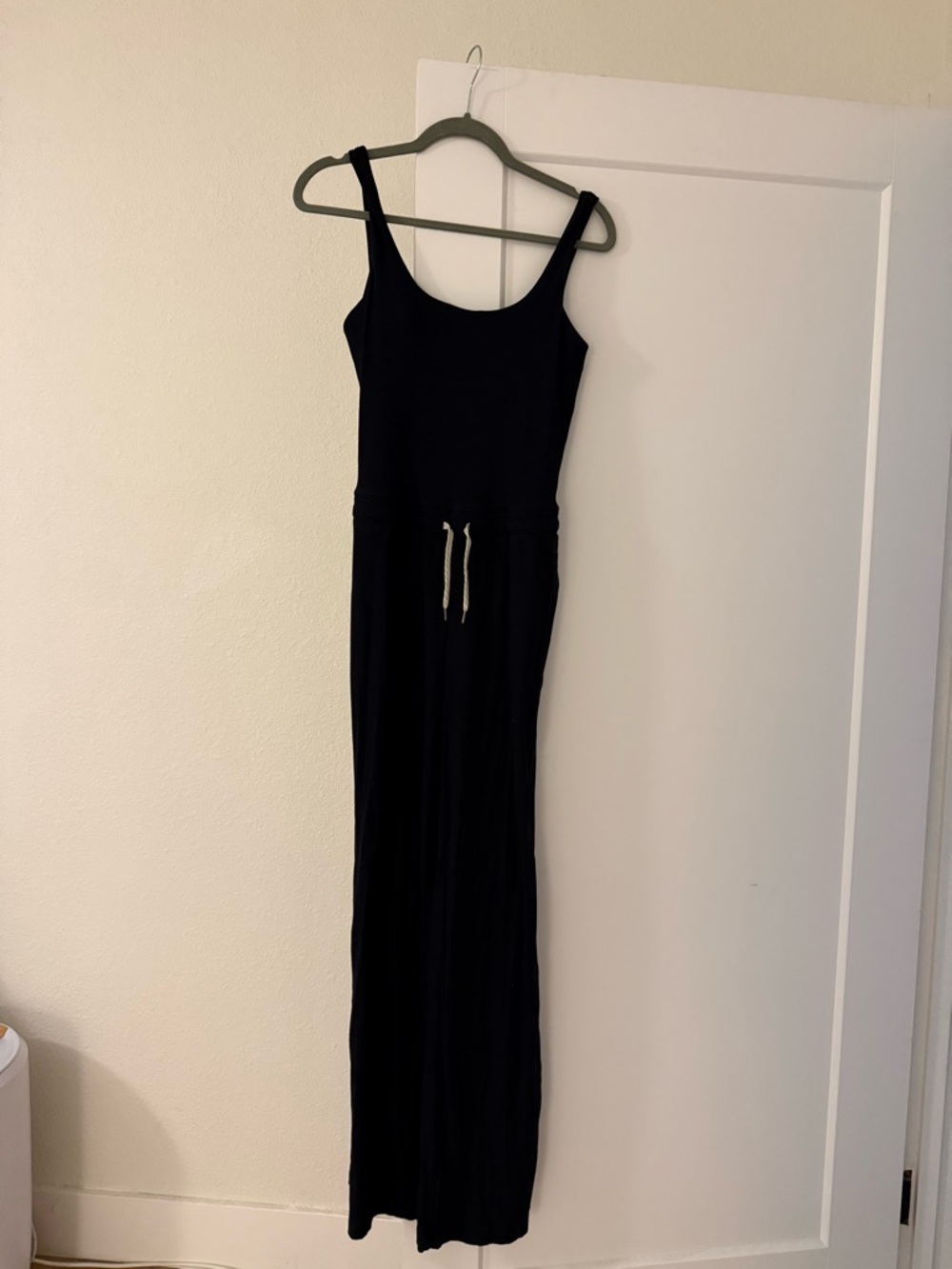 Vuori Pose Scoop Jumpsuit - Black - Picture 2 of 6
